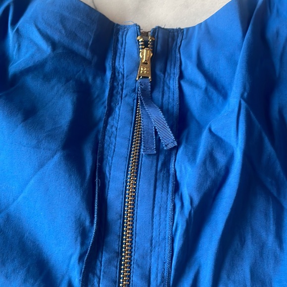 BCBGMaxAzria Blue V-Neck Top - Picture 4 of 8